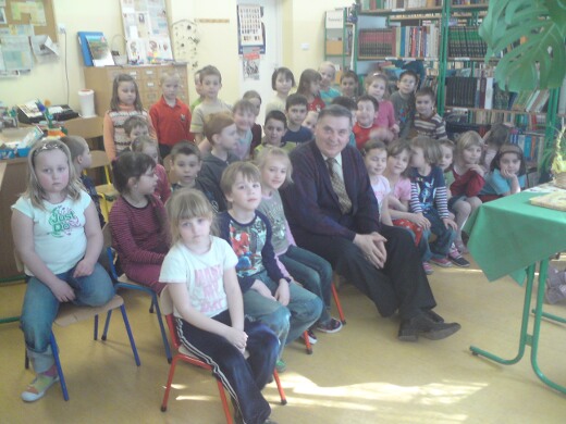 Pan sołtys wśród dzieci